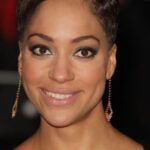 คัช จัมโบ้ (Cush Jumbo)