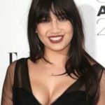 เดซี่ โลว์ (Daisy Lowe)