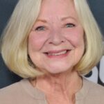 เดบรา มูนีย์ (Debra Mooney)