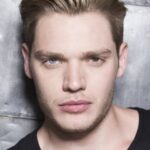 โดมินิก เชอร์วูด (Dominic Sherwood)