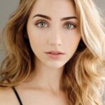 เอมิลี่ รัดด์ (Emily Rudd)