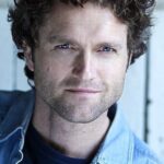 เจค ไซมอนส์ (Jake Simons)