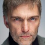 เจมส์ ซิมมอนส์ (James Simmons)