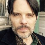 จอน ไมเคิล เดวิส (Jon Michael Davis)