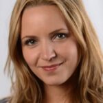 จอร์ดาน่า สไปโร (Jordana Spiro)