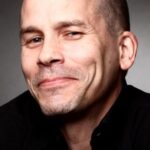 เจอาร์ เอสโปซิโต (JR Esposito)