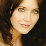 จูเลีย แคมป์เบลล์ (Julia Campbell)