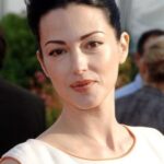 จูลี่ เดรย์ฟัส (Julie Dreyfus)