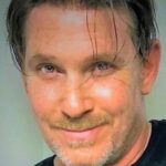 มิกกี้ กิลมอร์ (Mickey Gilmore)