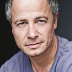 โอลิเวอร์ มิลเบิร์น (Oliver Milburn)