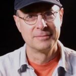 เรย์มอนด์ ซิงเกอร์ (Raymond Singer)