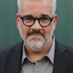 โรเบิร์ต ลาร์ริเวียร์ (Robert Larriviere)