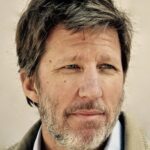 โรเบิร์ต ปีเตอร์ส (Robert Peters)