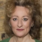 เซียน โทมัส (Sian Thomas)