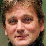 ไซมอน เชพเพิร์ด (Simon Shepherd)