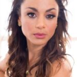 โซเนีย เกรย์ (Sonia Gray)