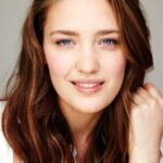 เทสส์ ฮอบริช (Tess Haubrich)