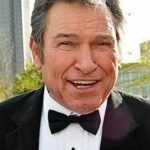 เบอร์ตัน กิลเลียม (Burton Gilliam)