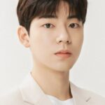 แบ ฮยอนซอง (Bae Hyeon-seong)