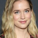 เอลิซาเบธ เลล (Elizabeth Lail)