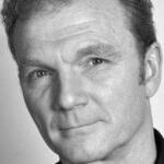 คีรอน เจคคินิส (Kieron Jecchinis)